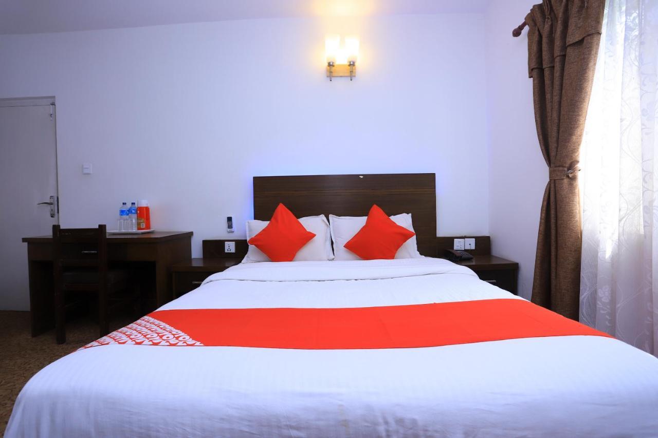 Oyo 591 Hotel Blue Moon Dharampur 외부 사진