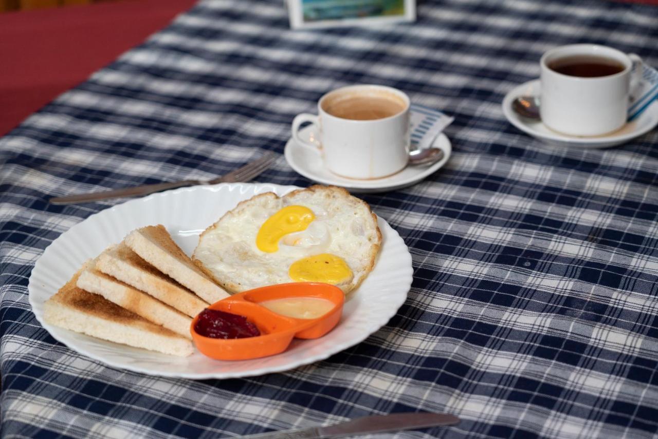 Oyo 591 Hotel Blue Moon Dharampur 외부 사진